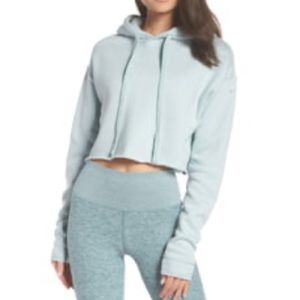 Alo Crop Hoodie In Cloud